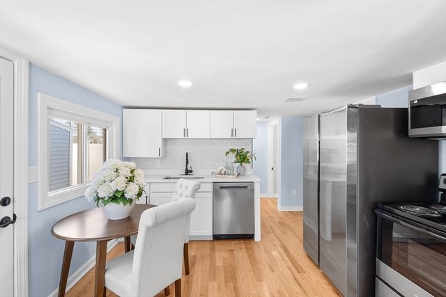 6 Wildwood Ave, Wareham, MA 02571