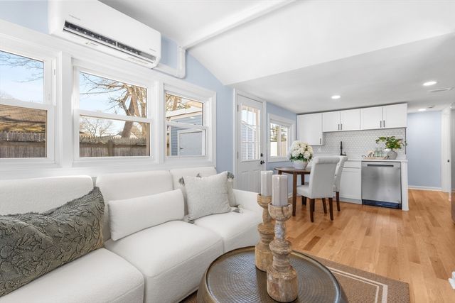 6 Wildwood Ave, Wareham, MA 02571