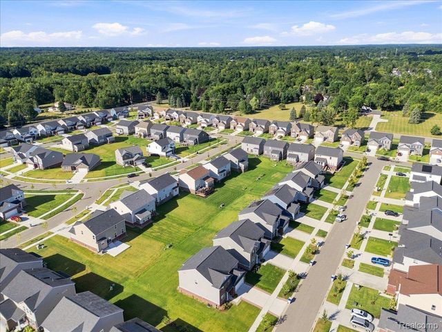 58802 Falabella Drive, Lyon Charter Township, MI 48178