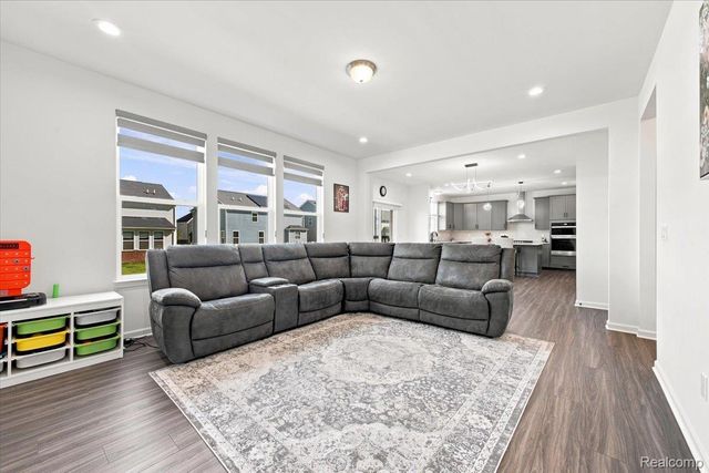 58802 Falabella Drive, Lyon Charter Township, MI 48178