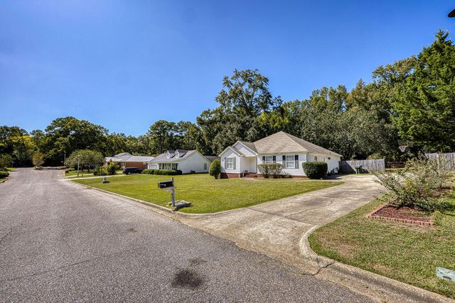 408 Darlington Cir, Dothan, AL 36301