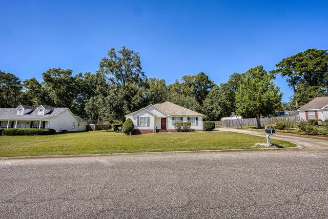 408 Darlington Cir, Dothan, AL 36301