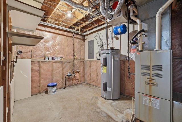 2064 PRAIRIE MEADOW DRIVE, Kronenwetter, WI 54455