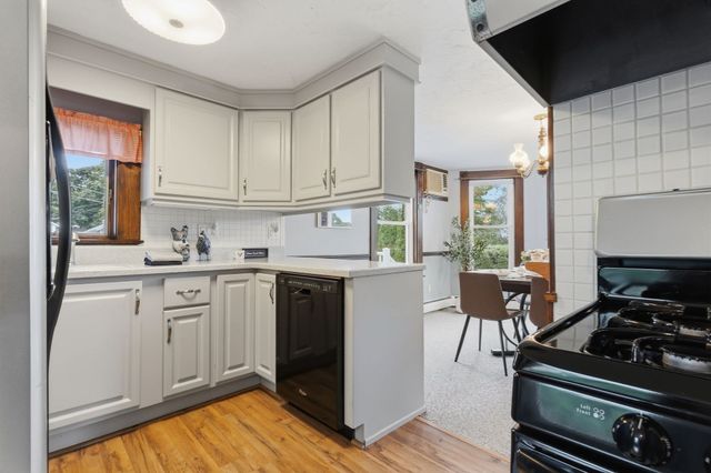 4 Longfellow St, Beverly, MA 01915