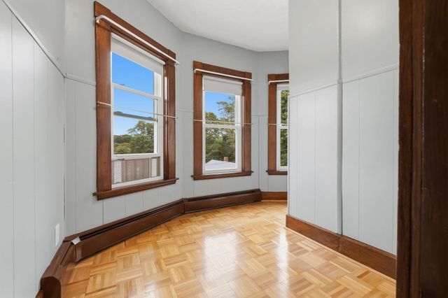 4 Longfellow St, Beverly, MA 01915
