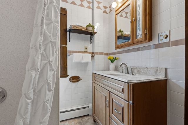4 Longfellow St, Beverly, MA 01915