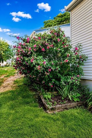 4 Longfellow St, Beverly, MA 01915