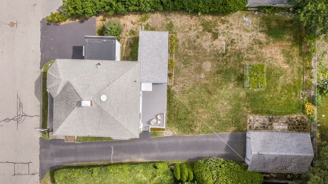4 Longfellow St, Beverly, MA 01915