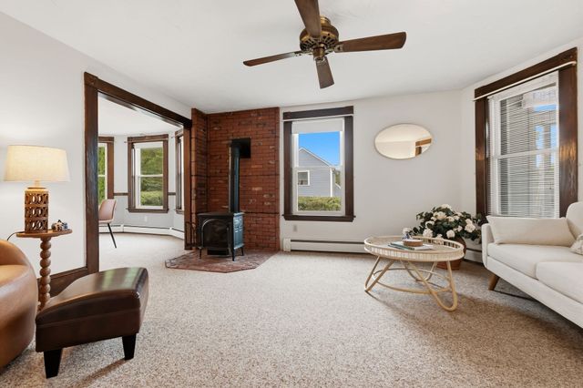 4 Longfellow St, Beverly, MA 01915