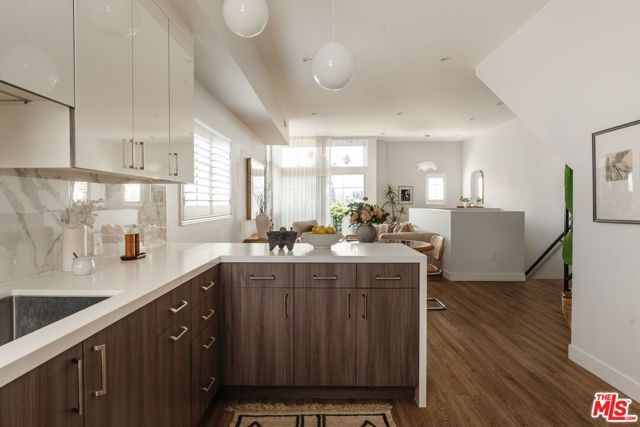 1434 S Sycamore Avenue, Los Angeles, CA 90019