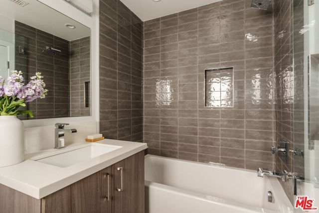 1434 S Sycamore Avenue, Los Angeles, CA 90019