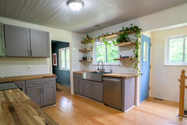 7333 Toma Road, Dexter Township, MI 48130