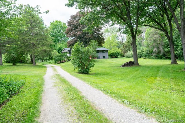 7333 Toma Road, Dexter Township, MI 48130