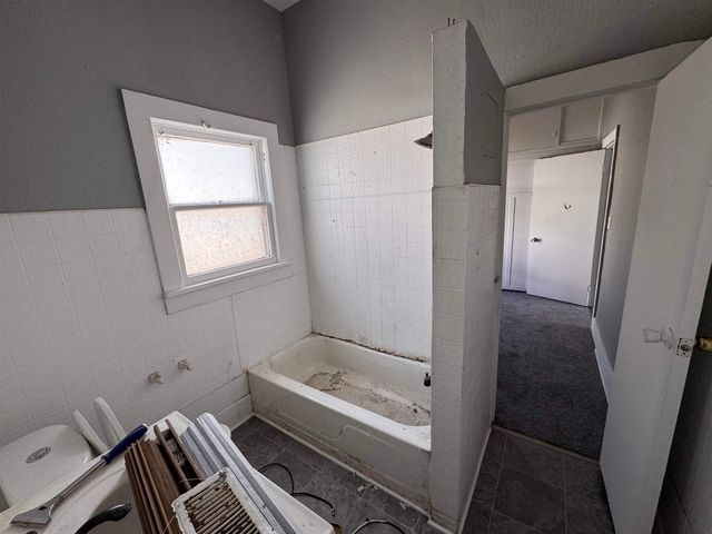 2026 N Arkansas Ave, Wichita, KS 67203