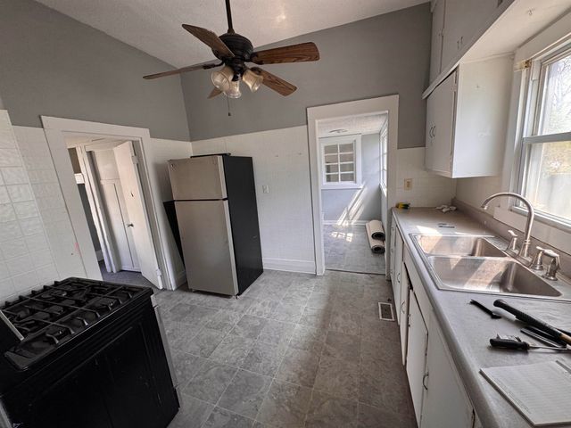 2026 N Arkansas Ave, Wichita, KS 67203