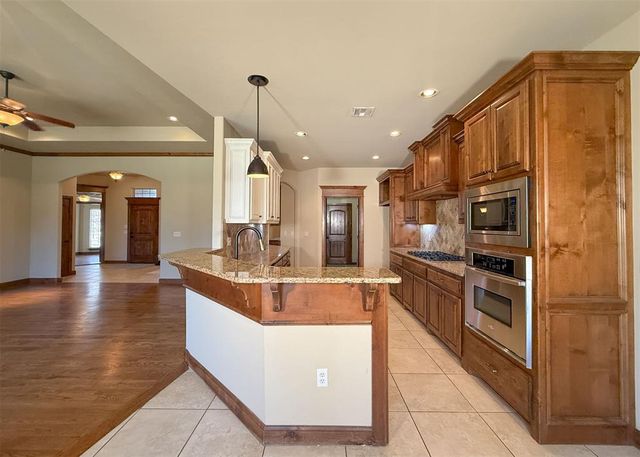 14009 Canterbury Drive, Edmond, OK 73013