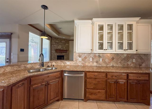 14009 Canterbury Drive, Edmond, OK 73013