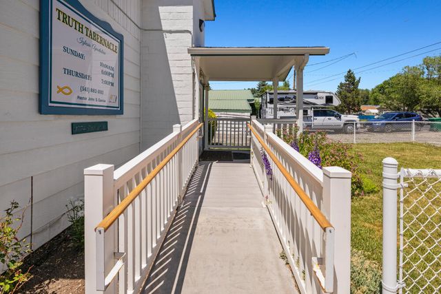 1774 Arthur Street, Klamath Falls, OR 97603