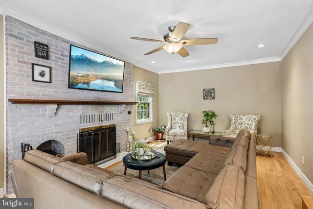 10 E RED OAK DR, Voorhees, NJ 08043
