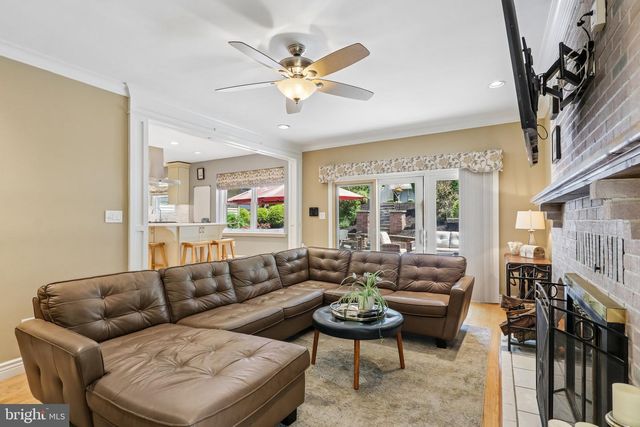 10 E RED OAK DR, Voorhees, NJ 08043