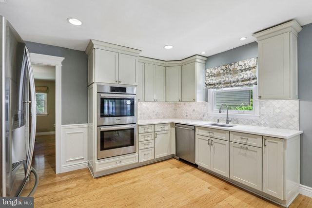 10 E RED OAK DR, Voorhees, NJ 08043