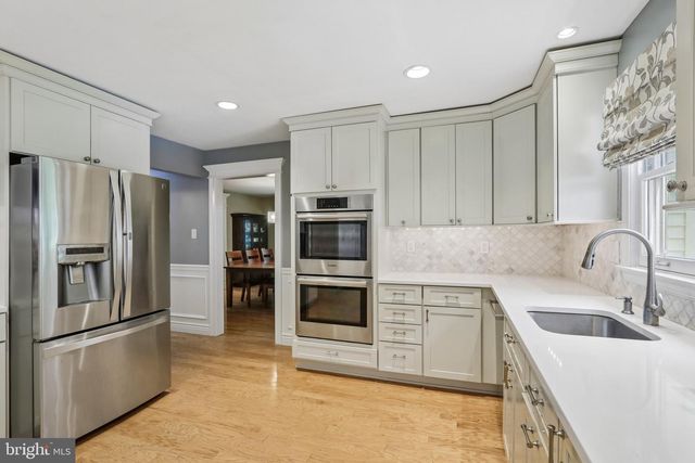 10 E RED OAK DR, Voorhees, NJ 08043