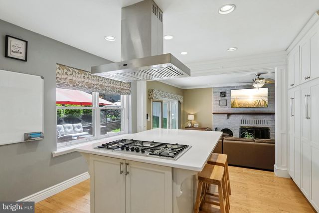 10 E RED OAK DR, Voorhees, NJ 08043