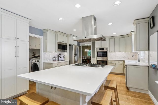 10 E RED OAK DR, Voorhees, NJ 08043