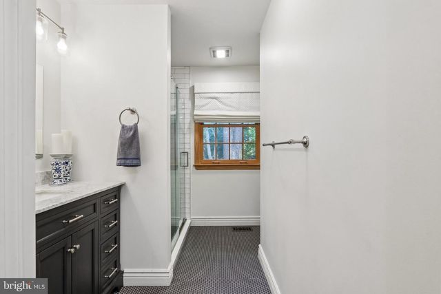 10 E RED OAK DR, Voorhees, NJ 08043