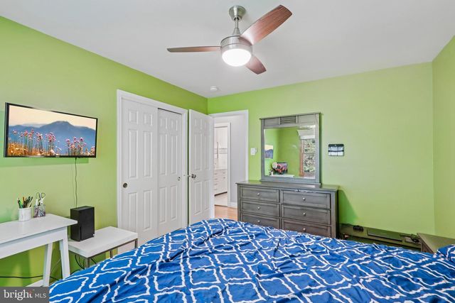 10 E RED OAK DR, Voorhees, NJ 08043