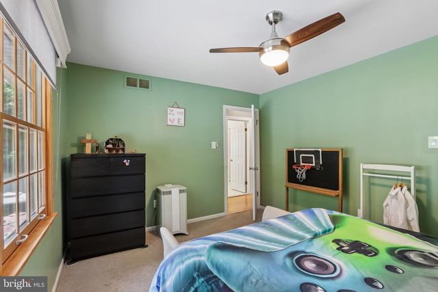 10 E RED OAK DR, Voorhees, NJ 08043