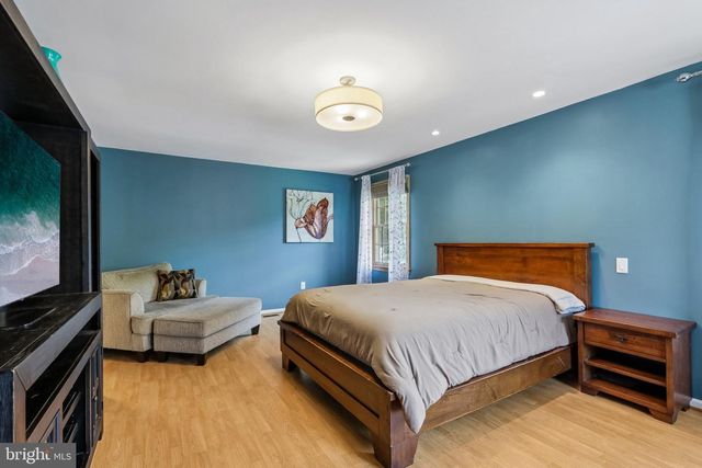 10 E RED OAK DR, Voorhees, NJ 08043