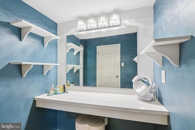 10 E RED OAK DR, Voorhees, NJ 08043