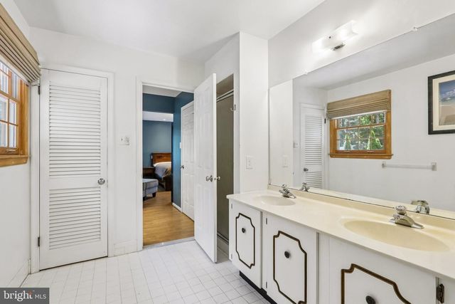 10 E RED OAK DR, Voorhees, NJ 08043