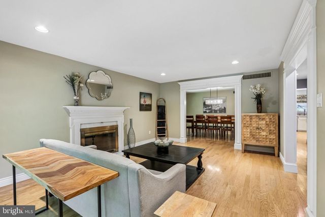 10 E RED OAK DR, Voorhees, NJ 08043