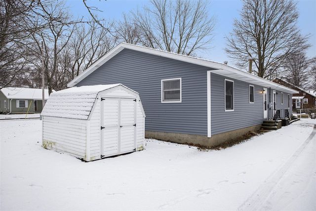 143 Floral Avenue, Plainwell, MI 49080