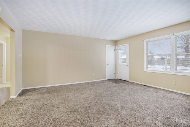 143 Floral Avenue, Plainwell, MI 49080