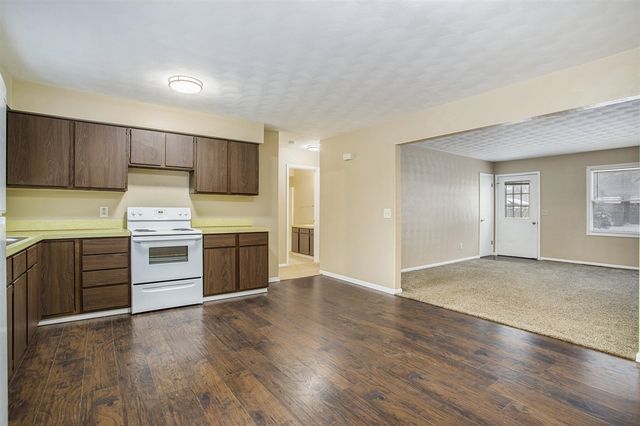 143 Floral Avenue, Plainwell, MI 49080