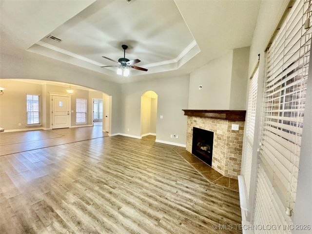 9206 N 95th East Place, Owasso, OK 74055