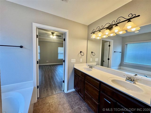 9206 N 95th East Place, Owasso, OK 74055