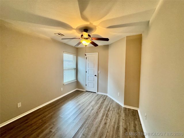 9206 N 95th East Place, Owasso, OK 74055