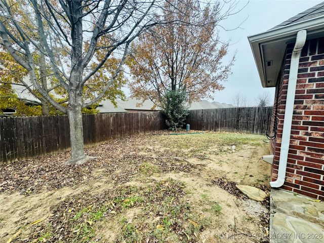 9206 N 95th East Place, Owasso, OK 74055