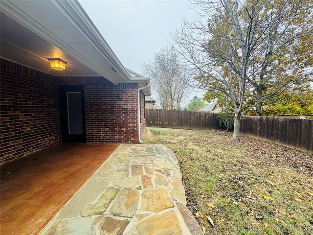9206 N 95th East Place, Owasso, OK 74055