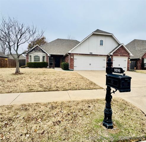 9206 N 95th East Place, Owasso, OK 74055