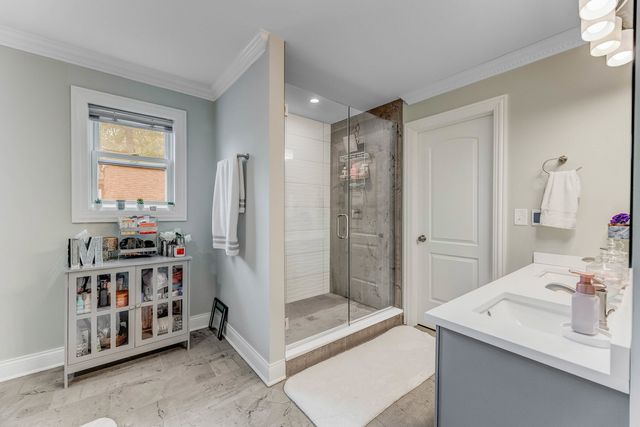 9124 S Bell Avenue, Chicago, IL 60643