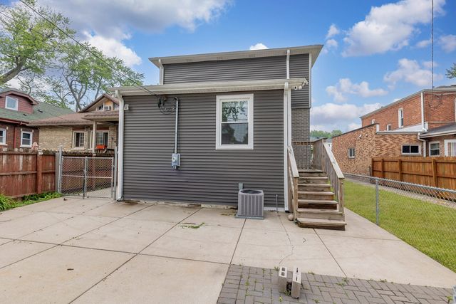 9124 S Bell Avenue, Chicago, IL 60643