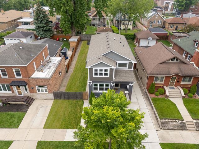 9124 S Bell Avenue, Chicago, IL 60643