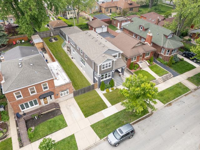 9124 S Bell Avenue, Chicago, IL 60643