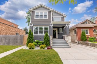 9124 S Bell Avenue, Chicago, IL 60643