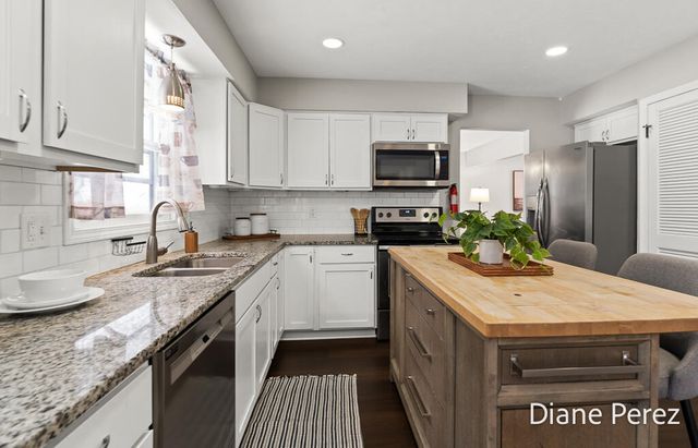 1920 Glenmoor Court Se, City Of Kentwood, MI 49508